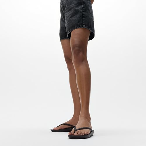 FitFlop Women's iQushion Rubber Flip-Flips with Contoured Footbed for Walking, Lightweight Ergonomic Flip Flop Sandals with Arch Support and Foot Impact Pillows, All Black, 6 US Women