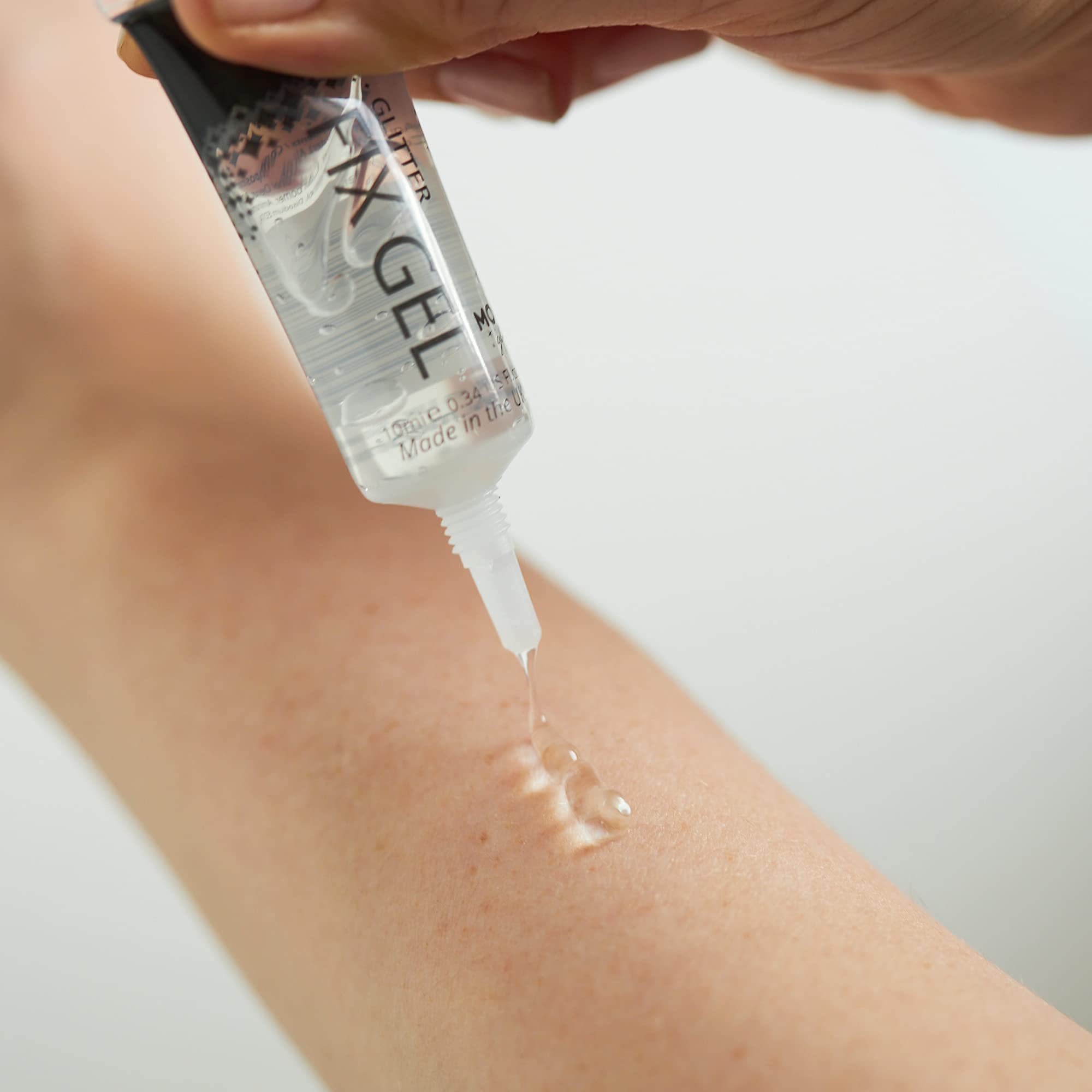 Glitter Fix Gel by Moon Glow - Cosmetic Glitter Adhesive Primer for Face and body. For all glitters including fine, chunky, holographic, iridescent and bio