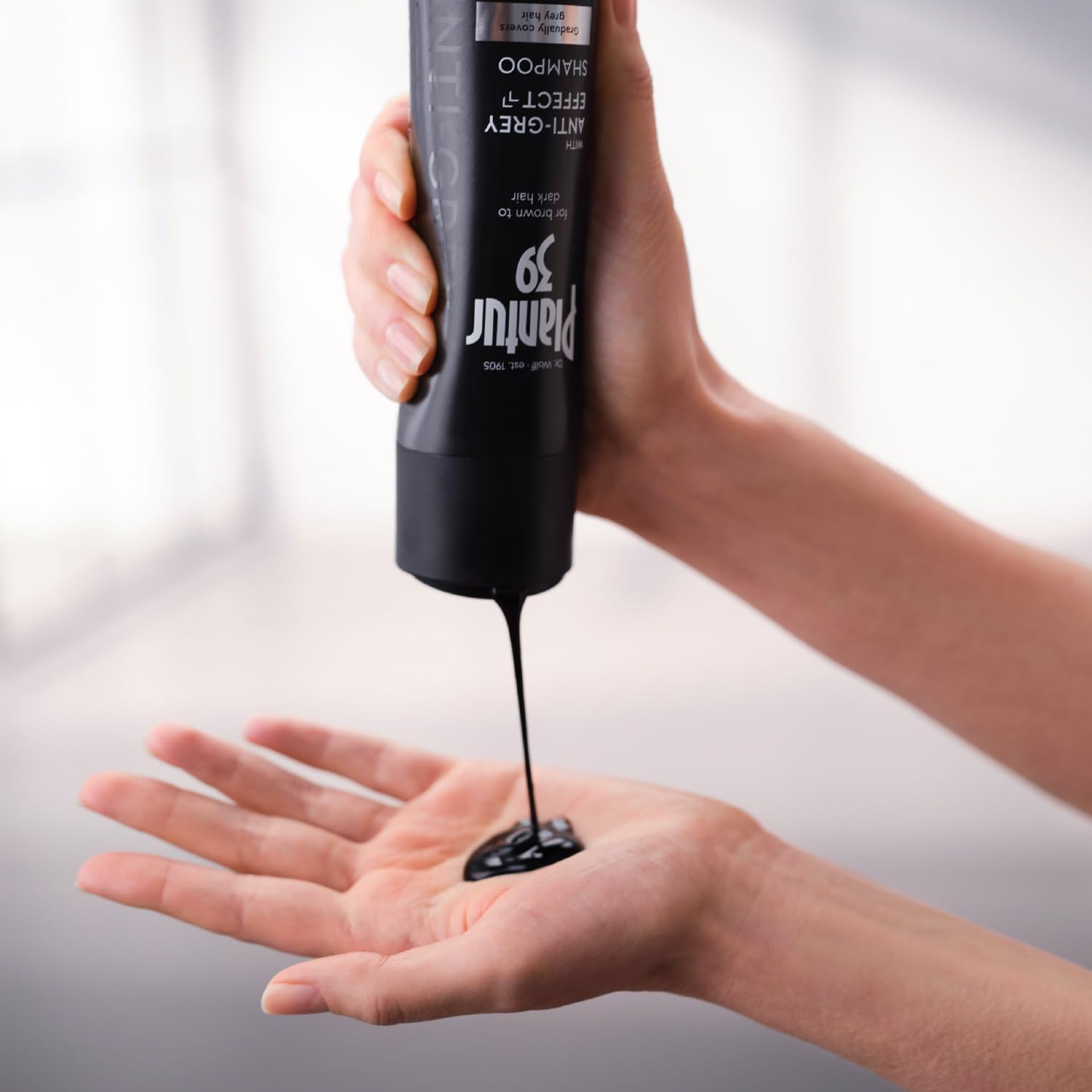 Plantur 39 Anti-Grey effect 5.6-DHI & Caffeine Shampoo 200ml | Gradually Darker and Stronger Hair | Controlled concealing of grey hairs | Supports natural hair growth