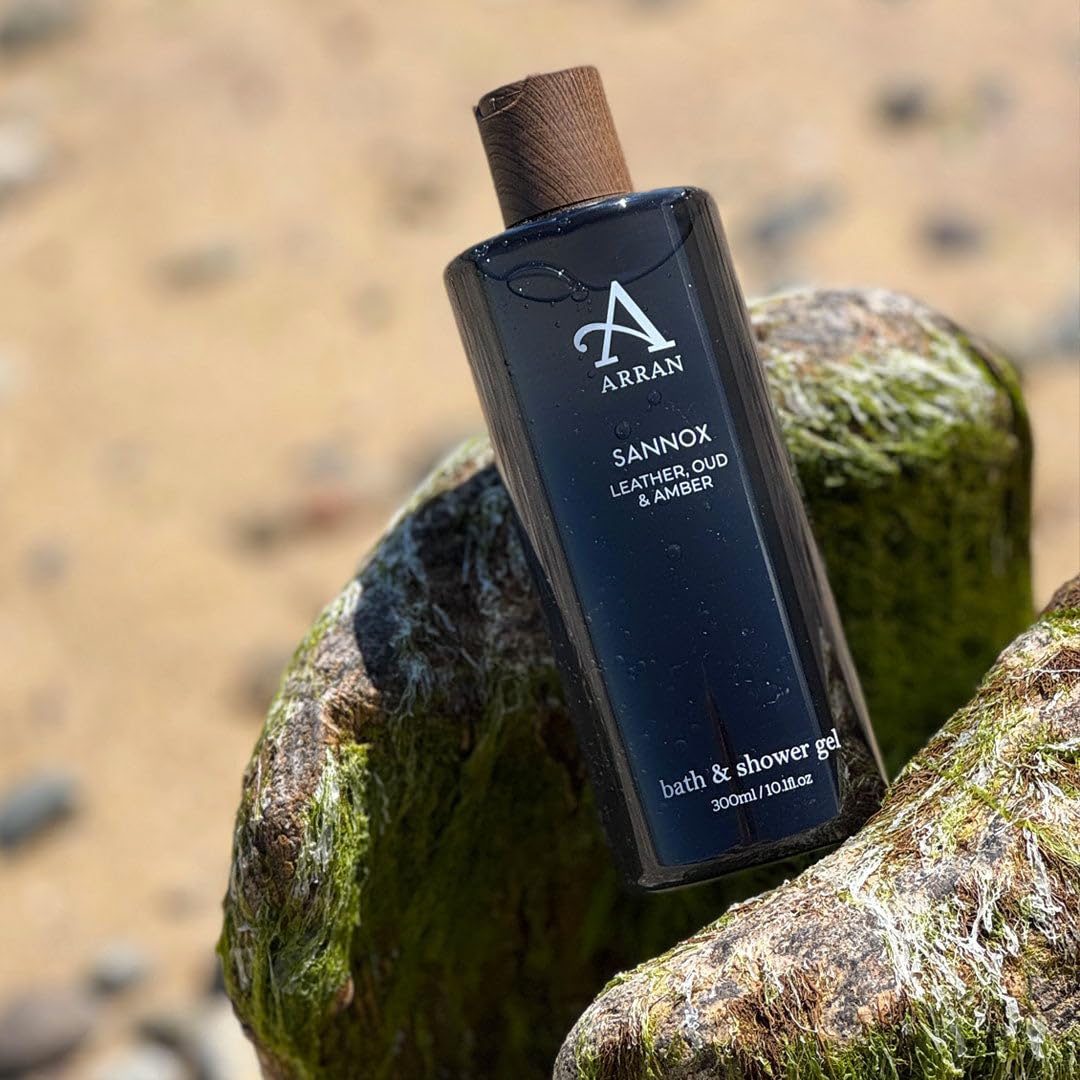 Arran Sense of Scotland Sannox Oud Body Wash (300ml) Luxury Scottish Shower Gel with Leather and Amber, enriched with Pro Vitamin B5 - Gift for Men & Women