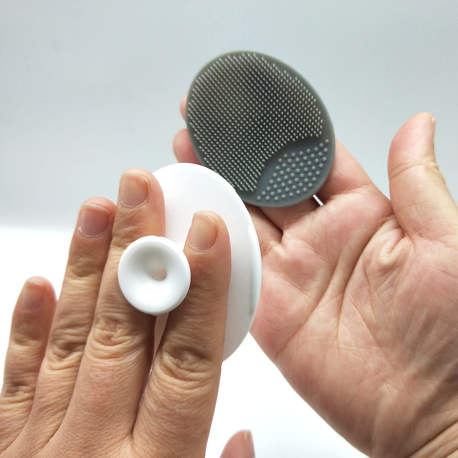 HieerBus Soft Silicone Face Scrubber,Facial Cleansing Brush,Facial Exfoliation Scrub for Massage Pore Cleansing Blackhead Removing Deep Scrubbing for All Kinds of Skins (2ed-White + Grey)