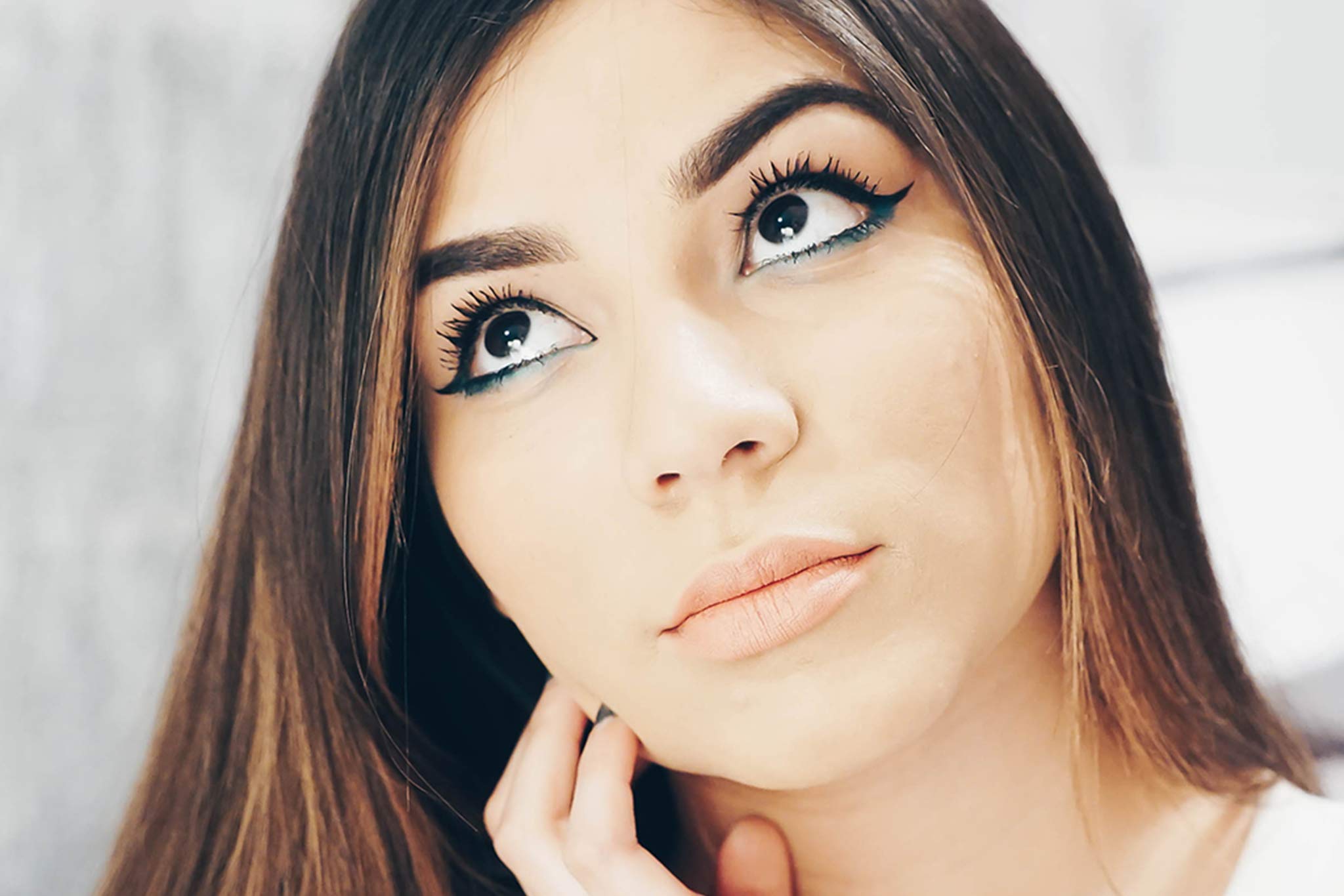 essence | The False Lashes Mascara Extreme Volume and Curl | Vegan & Paraben Free | Cruelty Free - Black