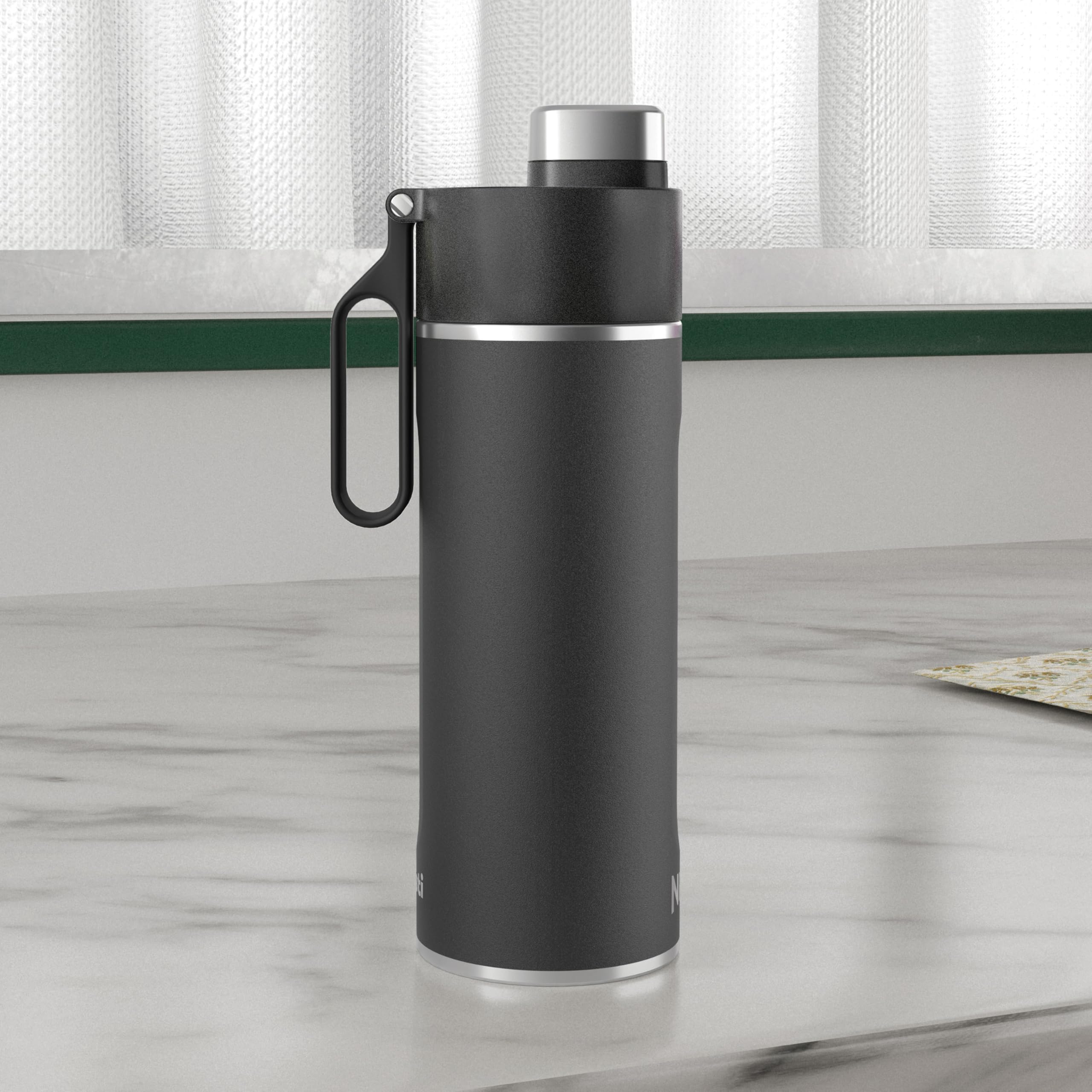 Ninja Thirsti Water Bottle and Flask 530 ML with Leak-Proof Lid, Designed for Carbonated, Hot & Cold Drinks, Ideal for Travel & Sports, Triple Insulated, Stainless Steel Bottle, Black, DW1801EUUKBK