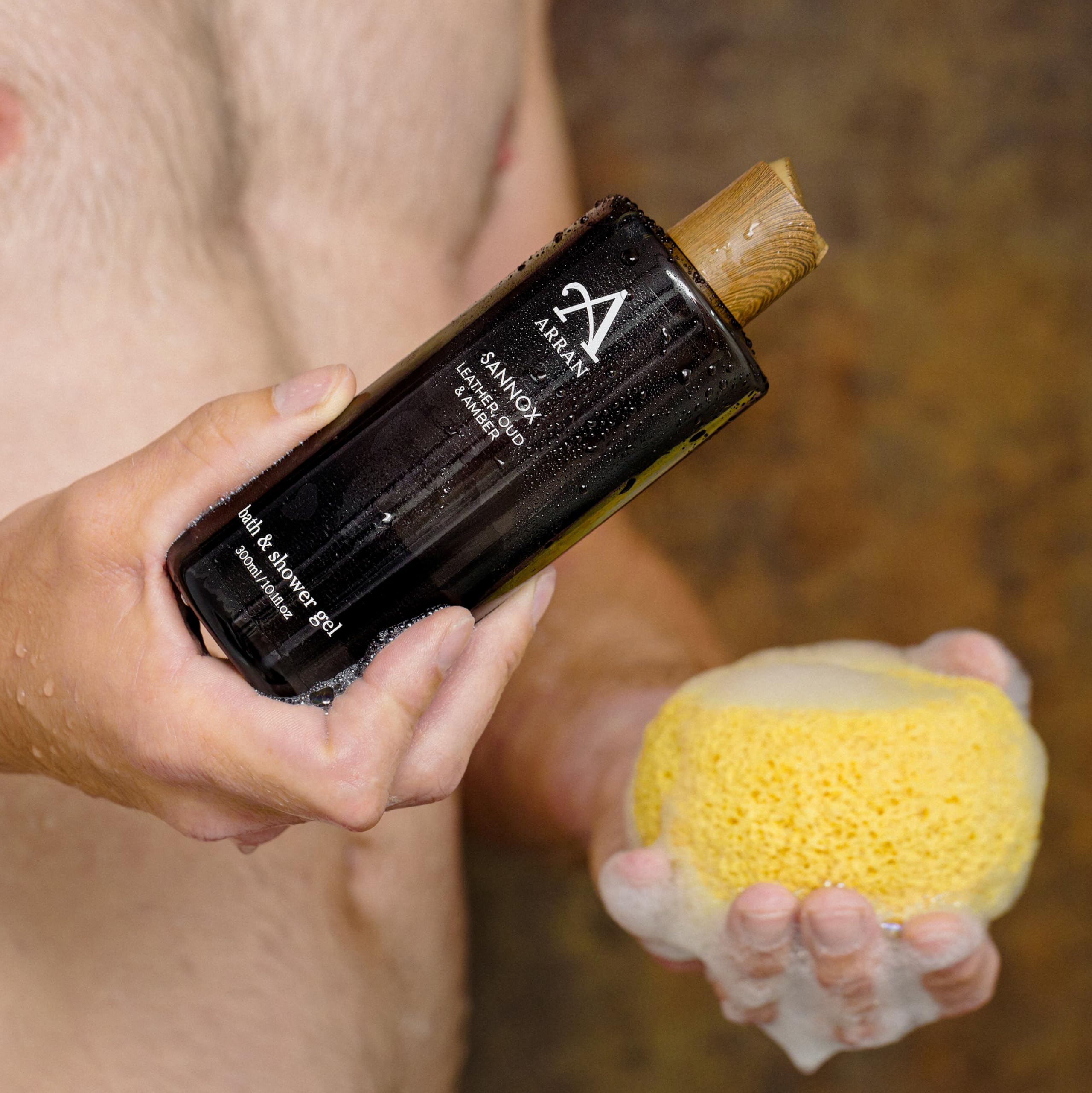 Arran Sense of Scotland Sannox Oud Body Wash (300ml) Luxury Scottish Shower Gel with Leather and Amber, enriched with Pro Vitamin B5 - Gift for Men & Women