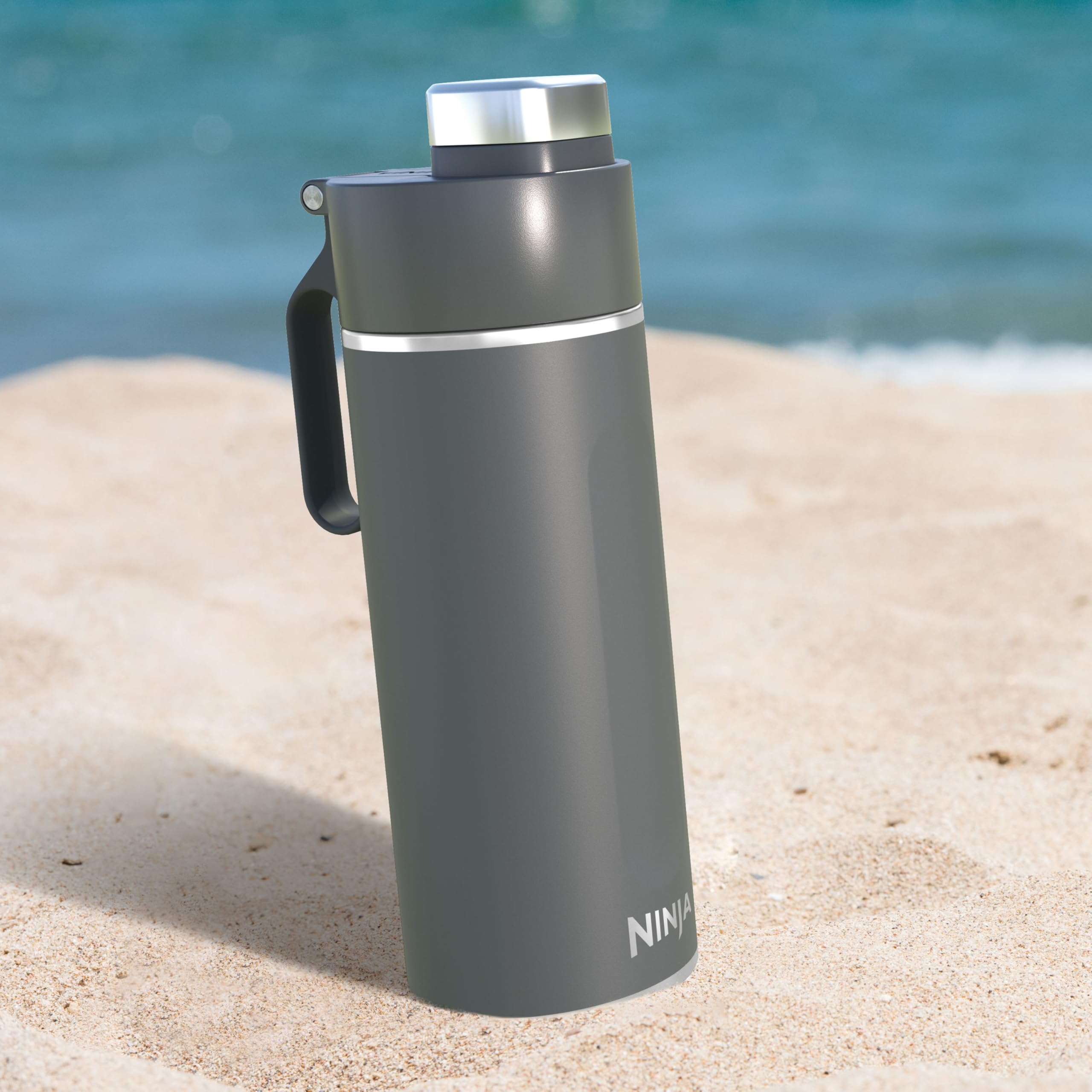 Ninja Thirsti Water Bottle and Flask 700 ML with Leak-Proof Lid, Designed for Carbonated, Hot & Cold Drinks, Ideal for Travel & Sports, Triple Insulated, Stainless Steel Bottle, Grey, DW2401EUUKGY
