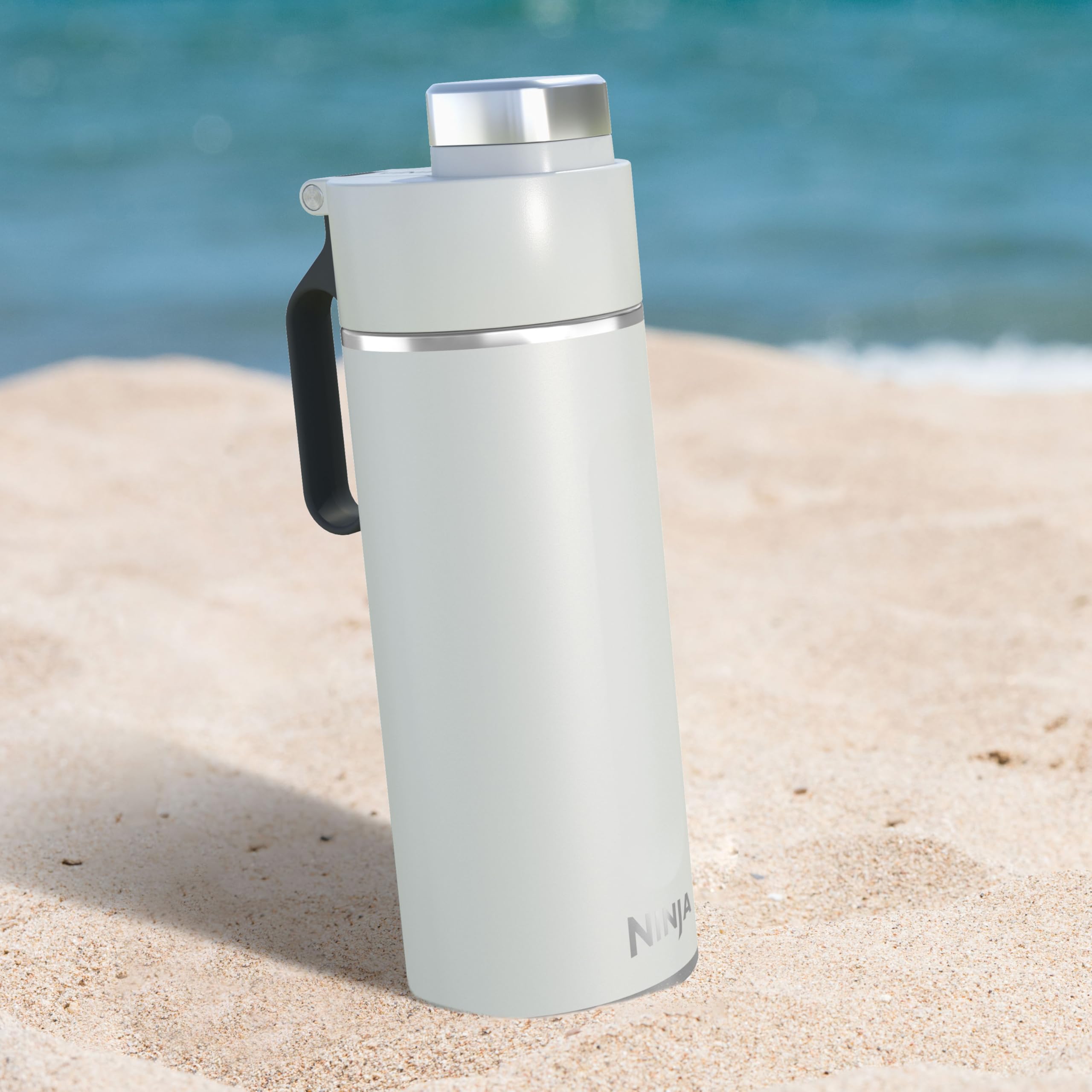 Ninja Thirsti Water Bottle and Flask 700 ML With Leak-Proof Lid, Designed For Carbonated, Hot & Cold Drinks, Ideal For Travel & Sports, Triple Insulated, Stainless Steel Bottle, White, DW2401EUUKWH