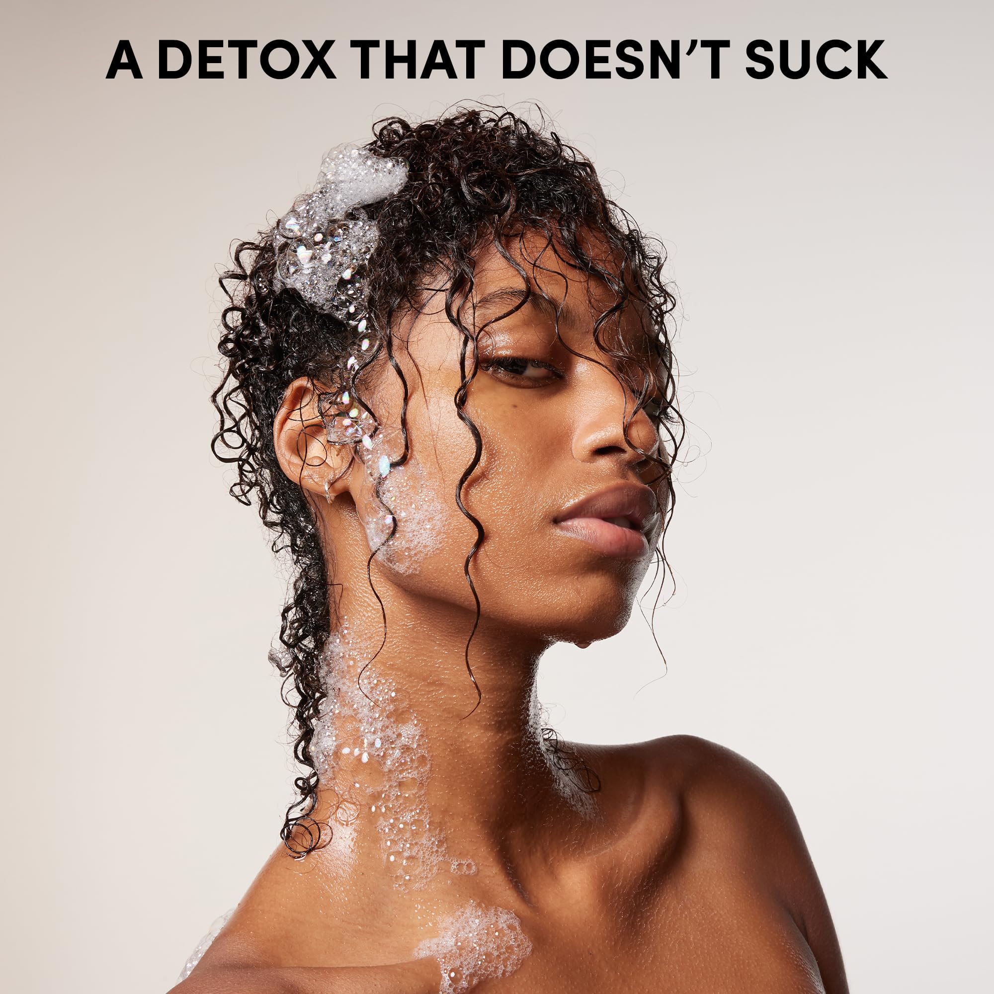 OUAI Detox Shampoo Travel Size - Clarifying and Removing Build Up, Dirt, Oil, Product and Hard Water - Apple Cider Vinegar & Keratin for Clean, Refreshed Hair - Sulfate-Free Hair Care - 89ml