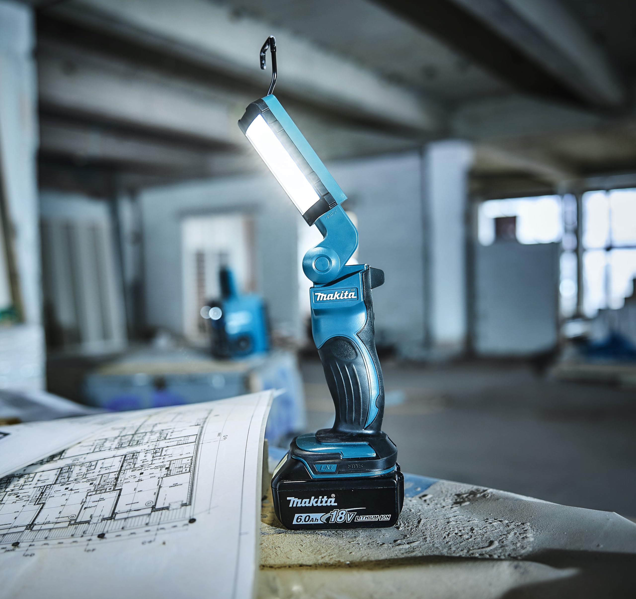 Makita DML801 18V LXT Lithium-Ion Cordless 12 L.E.D. Flashlight, Flashlight Only, Black