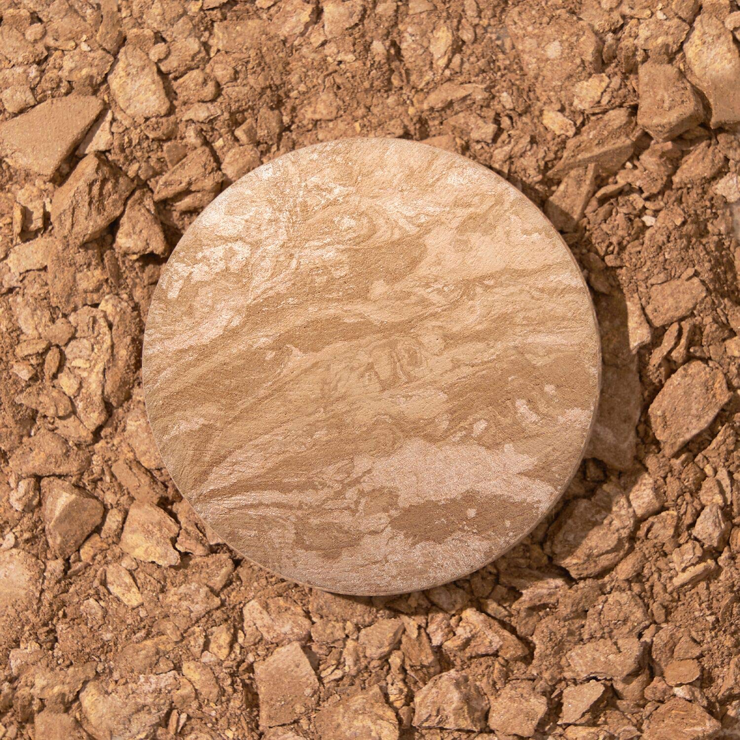 LAURA GELLER Baked Balance-n-Glow Illuminating Powder Foundation (Golden Medium) Buildable Sheer to Light Coverage with Satin Finish