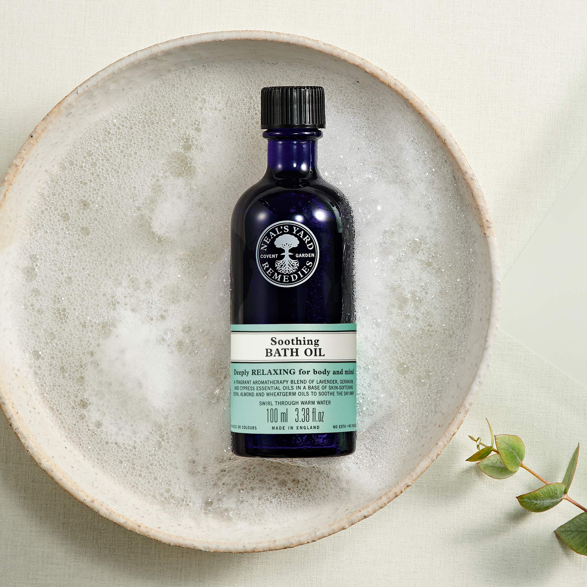 Neal's Yard Remedies Soothing Bath Oil, Relax Body & Mind, Soothing Therapeutic Oils, Vegan & Cruelty-Free, 100ml