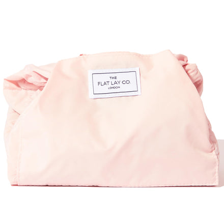 The Flat Lay Co. Makeup Bag - Blush Pink Travel Make Up Organiser for Cosmetics, Eyeshadow, Make-Up Brushes, Lipstick & Tools - Drawstring Makeup Bag Storage with Brush Holder & Large Pockets