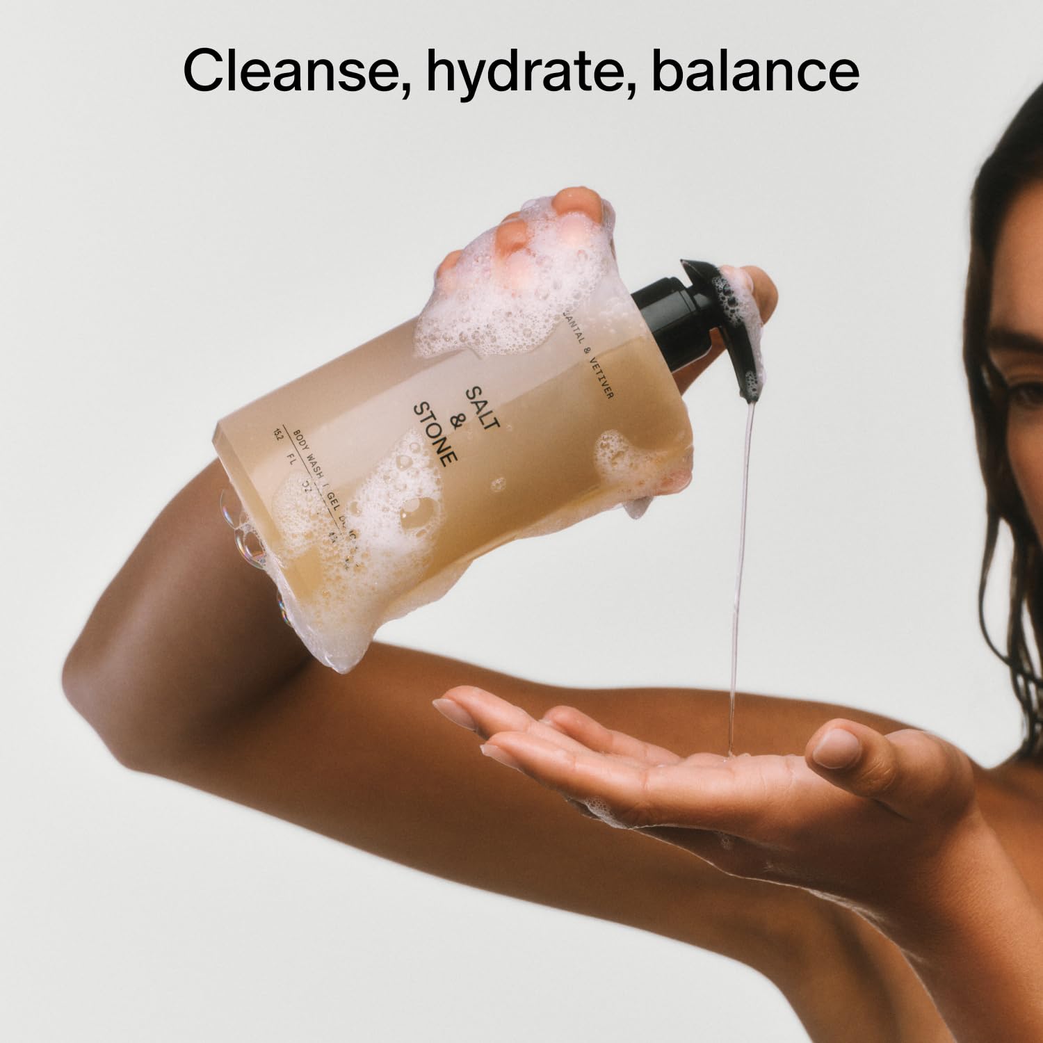 SALT & STONE Antioxidant-Rich Body Wash - Santal & Vetiver | Cleanse, Nourish & Soften Skin with Niacinamide & Hyaluronic Acid | Free From Parabens, Sulfates & Phthalates (15.2 fl oz)