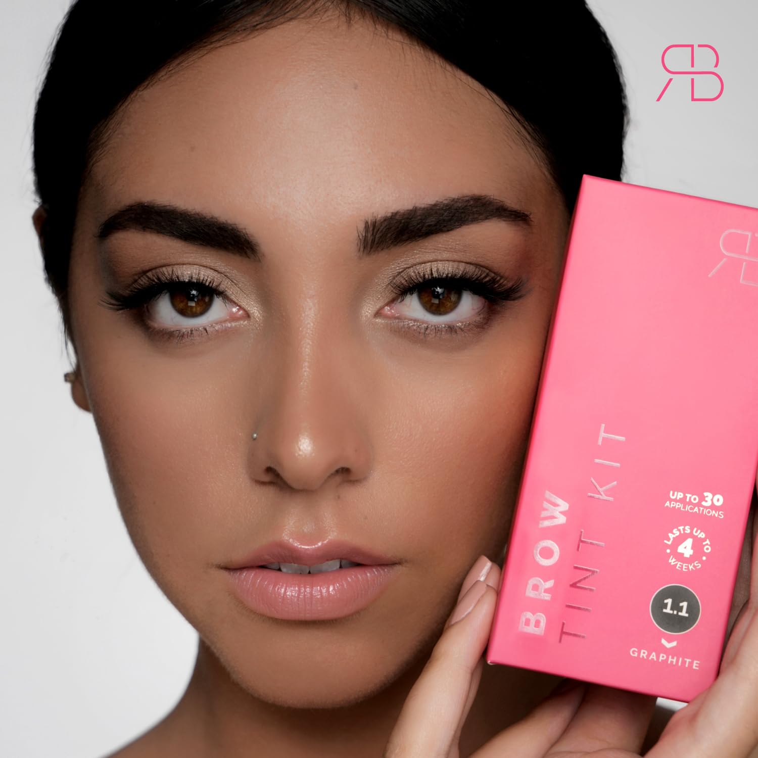 RB RENATA BEAUTY Brow Tint Kit – Eyebrow Tint Set – Dye Kit with Color Tint, Cream Developer and Styling Brush – Long-Lasting Effect Up to 4 Weeks – 30 Applications [Graphite]